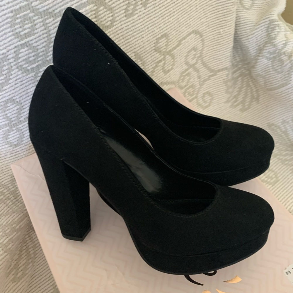 Faux Suede Black Pumps
